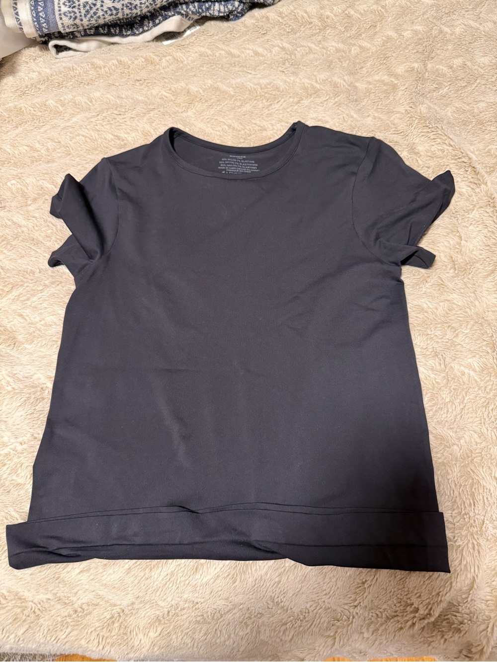 SKIMS Black soft smoothing tshirt - Picture 2 of 3